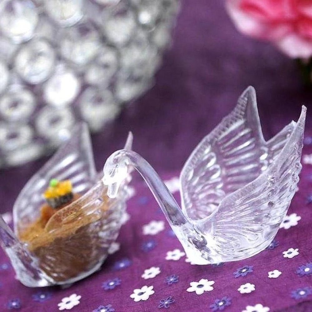 Wedding-Party Acrylic Swan Favor Holders